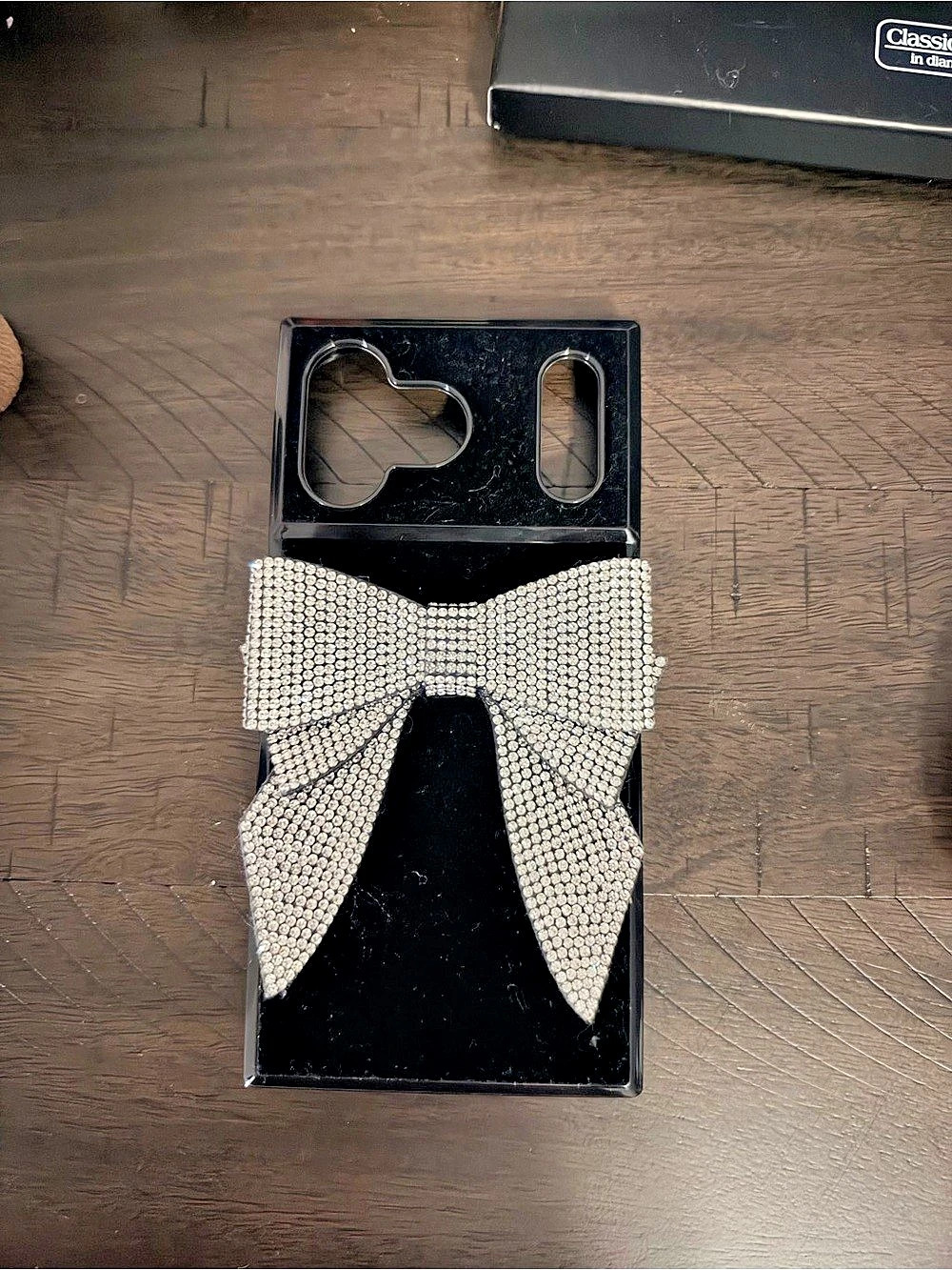 iPhone 18 ProMax Rhinestone Bow Phone Case in Silver & Black